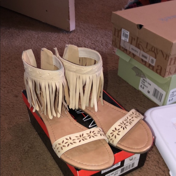 sandals. - Picture 1 of 1